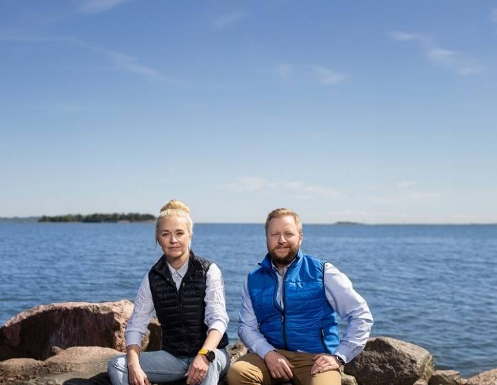 Michaela Lindström 和 Otto Kaukonen Michaela Lindström 和 Otto Kaukonen